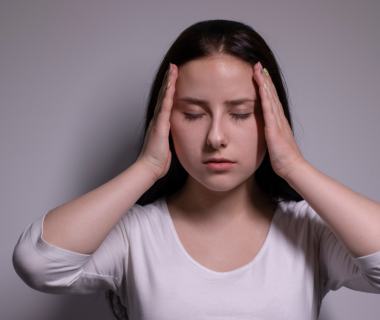 Meningite negli adulti: come riconoscere i sintomi e come avviene il contagio